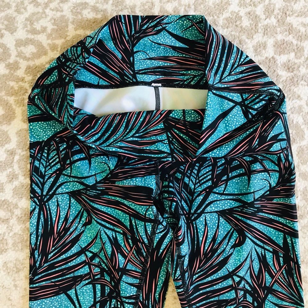 Lululemon High Times Leggings, Tropical Palm Lace Tofino Teal Multi, Size 8 - Picture 7 of 11
